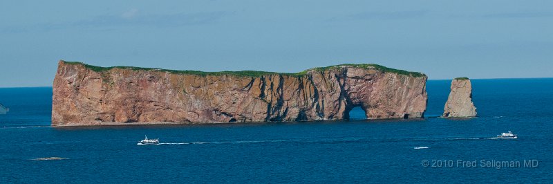 20100720_163629 Nikon D300.jpg - Perce Rock with good view of the hole in the rock